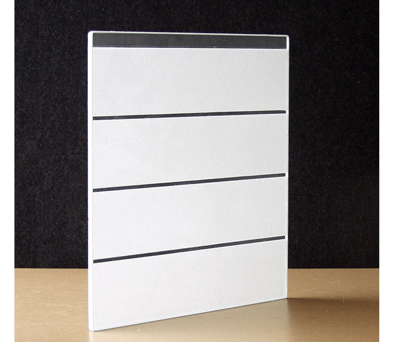 ���̖h���ށF�\���b�h�K���X�̖h�����\�́A29dB [�ʖ��x�F12kg/�u]�B�d�ቹ���獂���܂ő��̖h���������コ���܂��B�T�~�����̑��K���X�ɓ\�����ꍇ�A10�~�����̖h�����킹�K���X�Ɠ����ȏ�̖h�����\�ɂȂ�܂��B