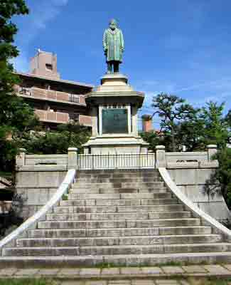 千田翁銅像